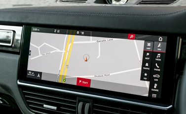 Porsche Cayenne Turbo (New Model) 17