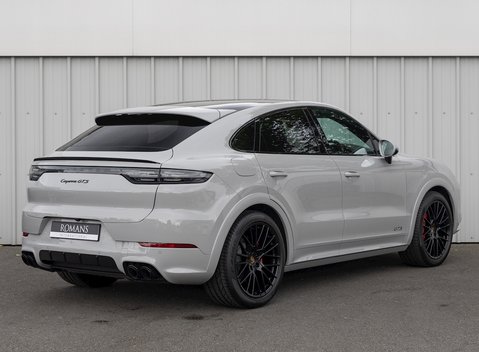 Porsche Cayenne GTS Coupé 7