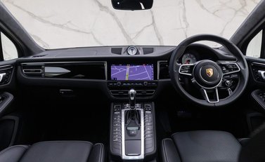 Porsche Macan TURBO PDK 12