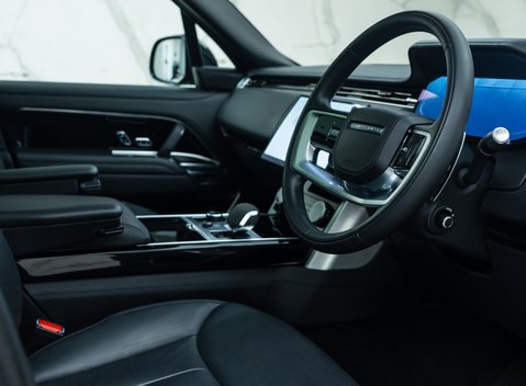 Land Rover Range Rover D350 AUTOBIOGRAPHY LWB 7 Seater 13