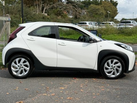 Toyota Aygo X VVT-I PURE 2