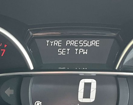 Renault Clio 0.9 Clio Iconic TCe 5dr 23