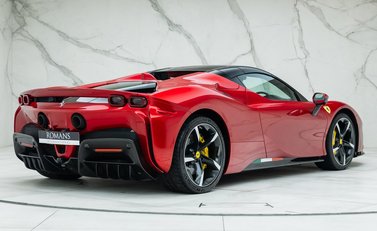 Ferrari SF90 Spider 5