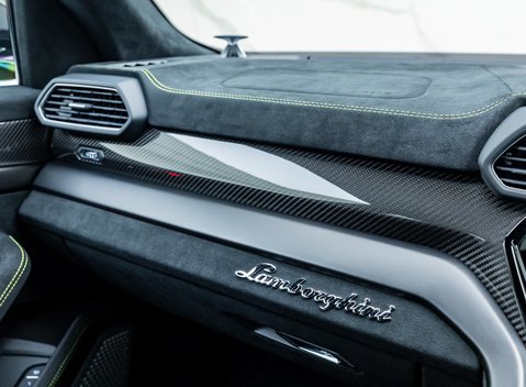 Lamborghini Urus PERFORMANTE 26