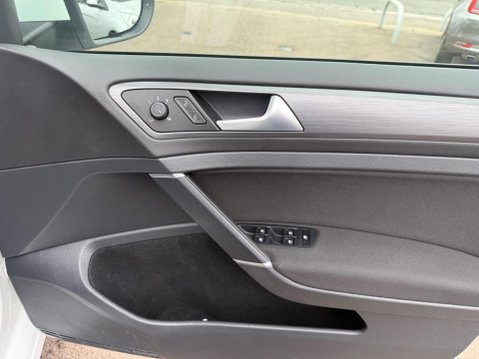 Volkswagen Golf 1.4 TSI SE Nav Euro 6 (s/s) 5dr 26