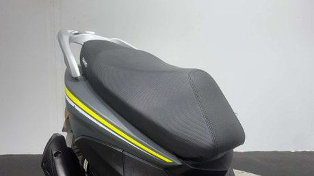 Sinnis Twist 2022 1K 50CC SCOOTER LEARNER BIKE NEW MOT SERVICED 18