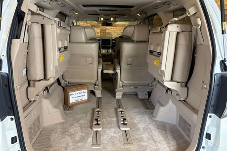 Toyota Vellfire V6 L Edition 13