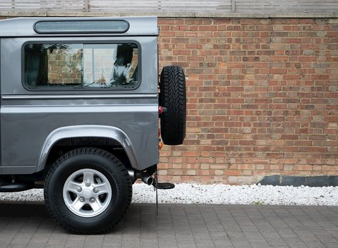 Land Rover Defender 90 TD XS Station Wagon 30