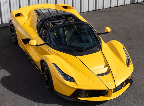 Ferrari LaFerrari Aperta 10