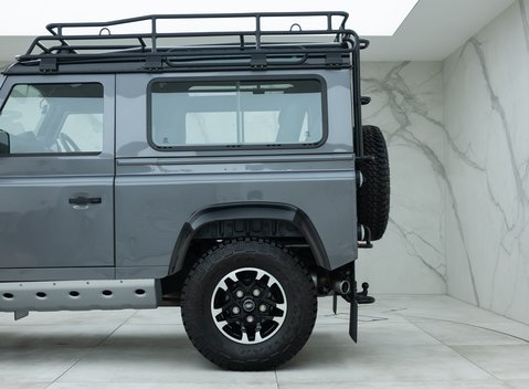 Land Rover Defender 90 Adventure 33