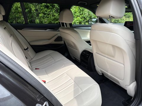 BMW 5 Series 520D M SPORT TOURING MHEV 21