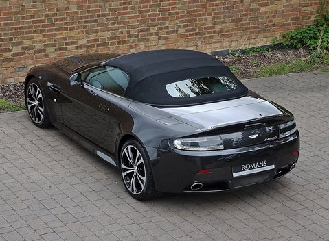 Aston Martin V12 Vantage S Roadster 22