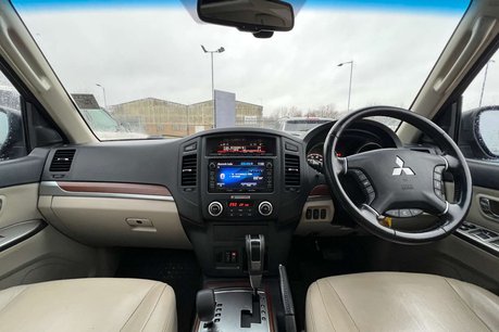 Mitsubishi Shogun 3.2 DI-DC SG3 SUV 5dr Diesel Auto 4WD Euro 5 LWB (197 ps) 23
