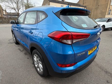 Hyundai TUCSON CRDI SE NAV BLUE DRIVE 6