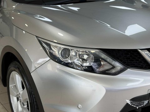 Nissan Qashqai 1.2 DIG-T N-Connecta 2WD Euro 6 (s/s) 5dr 15