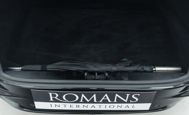 Aston Martin DB11 V8 35