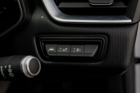 Renault Clio ICONIC TCE 15