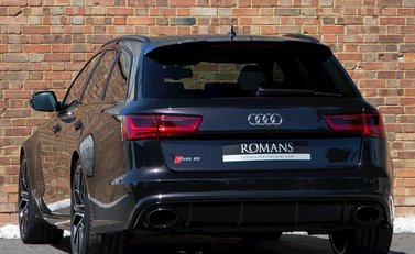Audi RS6 Avant Performance 3