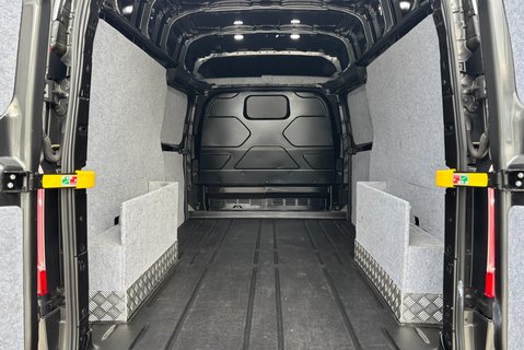 Ford Transit Custom 300 L2 H2 Limited 130 ps Panel Van 15