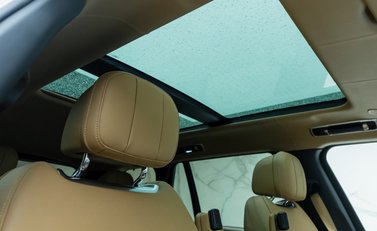 Land Rover Range Rover P440e AUTOBIOGRAPHY LWB 16