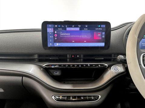Fiat 500e 42kWh La Prima Hatchback 3dr Electric Auto (118 ps) 19