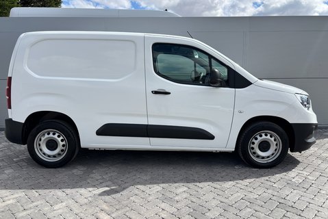 Vauxhall Combo L1H1 2300 100 ps Dynamic Panel Van - No VAT 11