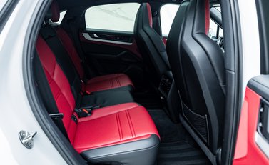 Porsche Cayenne V6 E-HYBRID Coupe 17