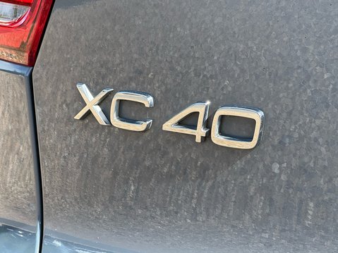 Volvo XC40 B4 PLUS AWD MHEV 20