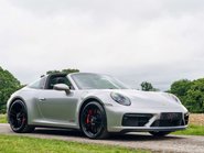 Porsche 911 Targa 4 GTS PDK 2