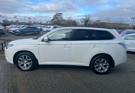 Mitsubishi Outlander PHEV 2.0h 12kWh GX4h CVT 4WD AUTO 10