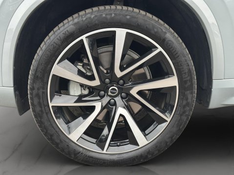 Volvo XC90 2.0 B5 MHEV Plus Auto 4WD Euro 6 (s/s) 5dr 29