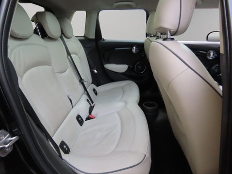 Mini Hatch 1.5 Cooper Euro 6 (s/s) 5dr 17