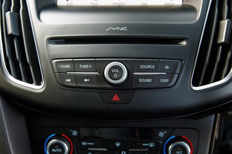 Ford Focus TITANIUM X 35