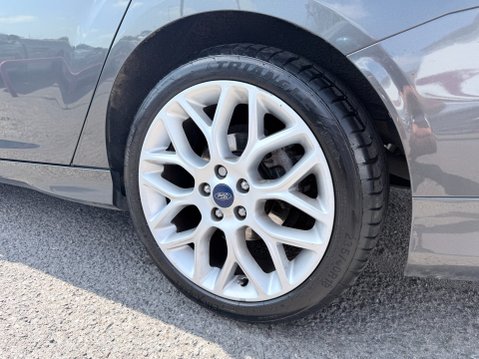 Ford Focus 1.5 ST-LINE TDCI 8