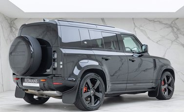 Land Rover Defender 110 D300 X 3