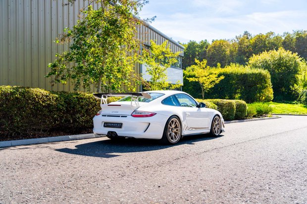 Porsche 911 GT3 RS STUNNING EXAMPLE. WEISS GOLD DECALS. PCCBS. PCM. S/CHRONO. LIFT. 1