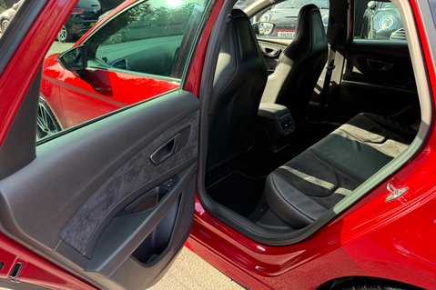 SEAT Leon TSI CUPRA 4DRIVE DSG ESTATE -BUCKET SEATS -CAMERA- SOUND -ACC -REVO STAGE 1 28