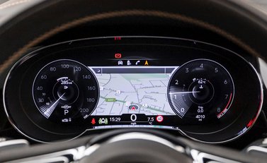 Bentley Bentayga V8 16