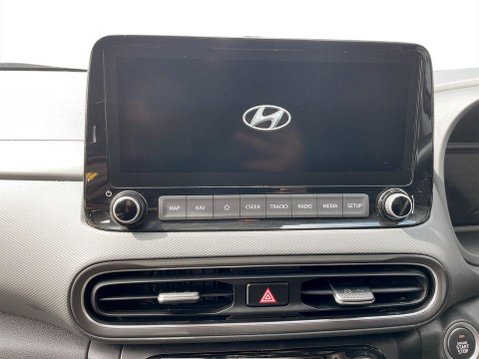Hyundai KONA 1.6 h-GDi Premium SUV 5dr Petrol Hybrid DCT Euro 6 (s/s) (141 ps) Air Con - 16