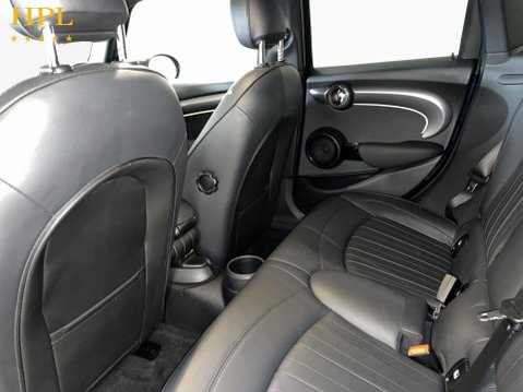 Mini Hatch 1.5 Cooper Exclusive Hatchback 5dr Petrol Steptronic Euro 6 (s/s) (136 ps) 20