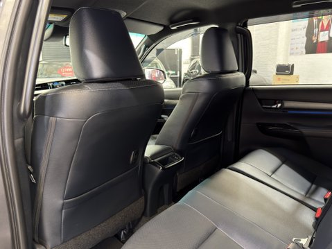 Toyota Hilux INVINCIBLE X 4WD 48V MHEV AUTO 47
