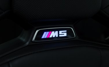 BMW M5 CS 13