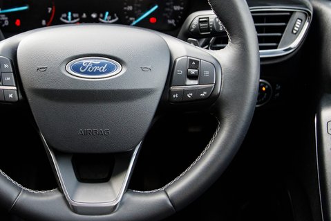 Ford Fiesta TITANIUM 19