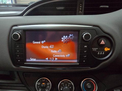 Toyota Yaris 1.33 Dual VVT-i Sport Euro 5 5dr Euro 5 25