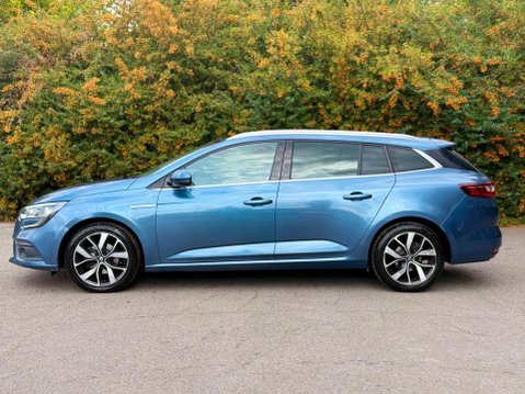 Renault Megane 1.5 Blue dCi Iconic Sport Tourer Euro 6 (s/s) 5dr 5