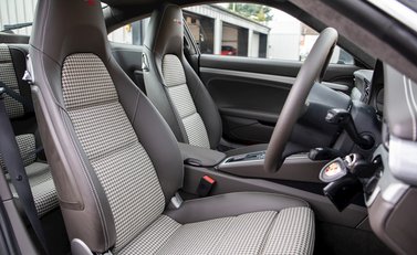 Porsche 911 (991) 50th Anniversary Edition 12