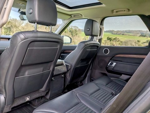 Land Rover Discovery SDV6 HSE 58