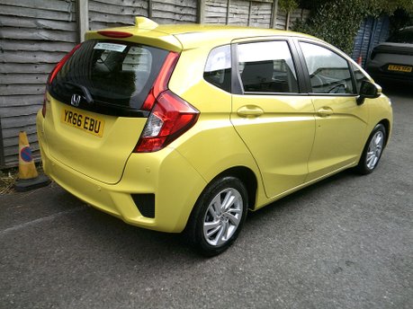 Honda Jazz I-VTEC SE ONLY 30,000 MILES FROM NEW 2
