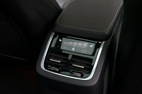 Volvo XC90 2.0 XC90 Ultimate T8 Recharge AWD Auto 4WD 5dr 28