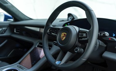 Porsche Taycan Turbo S Cross Turismo 9